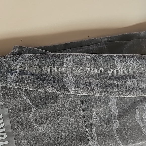 YOUTH SIZE 14 HOODIE - Picture 2 of 4